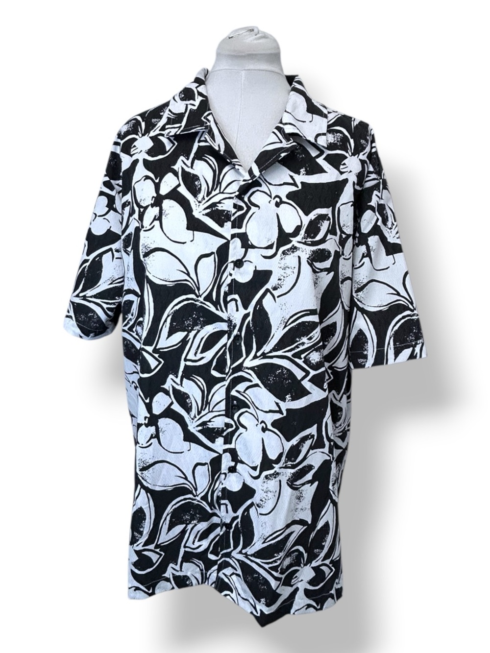 Kenneth Cole Mens Short Sleeve Dobby Button-Down Shirt Casual Floral Black/White